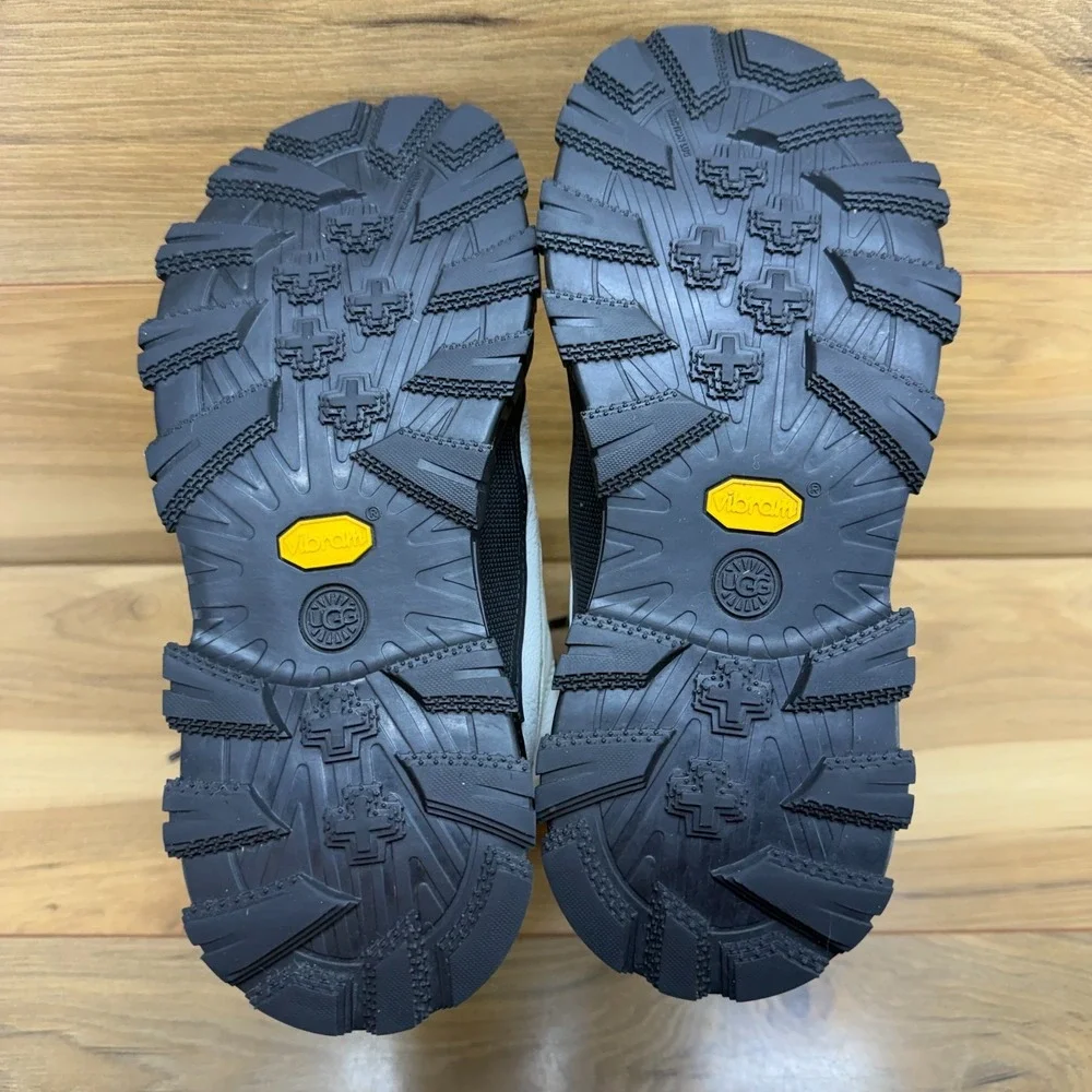 UGG Adirondack Meridian Gore Tex Snow Boots Womens 8 White Black Vibram Extreme